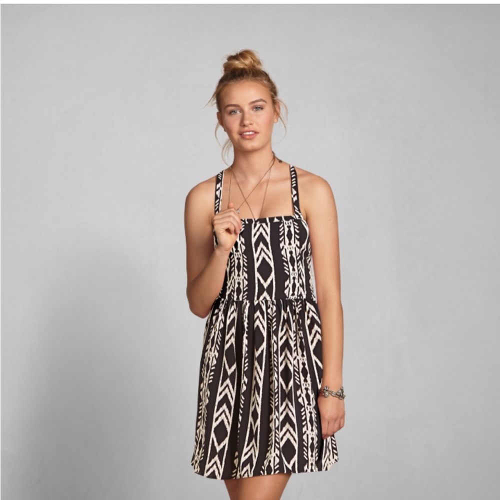 Abercrombie & Fitch Womens Dress Size XS Black Printed Fit & Flare Above Knee